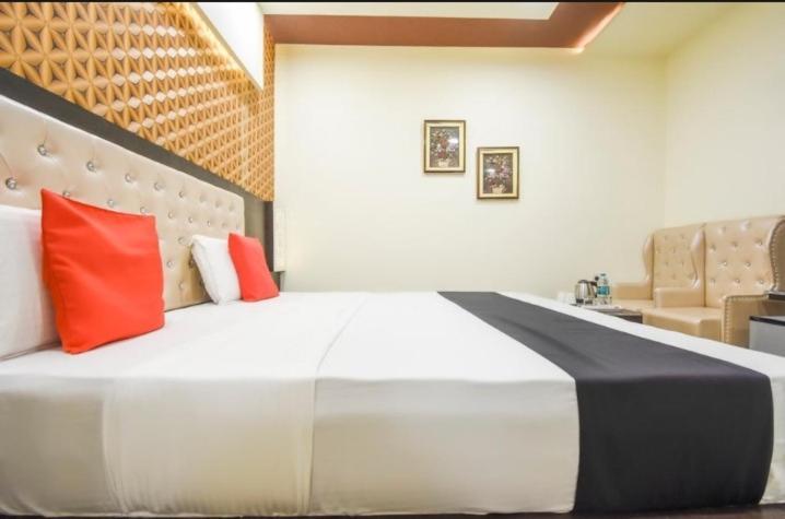 Hotel Ravi Residency 贾朗达尔 外观 照片