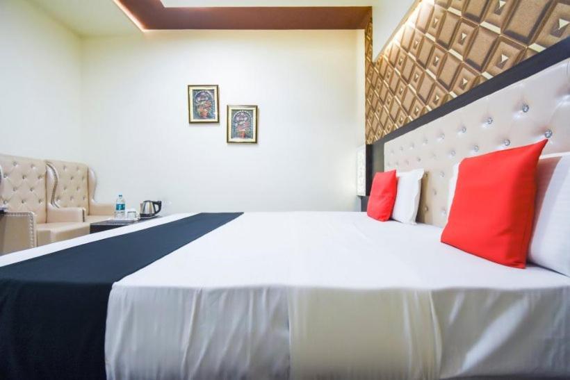 Hotel Ravi Residency 贾朗达尔 外观 照片